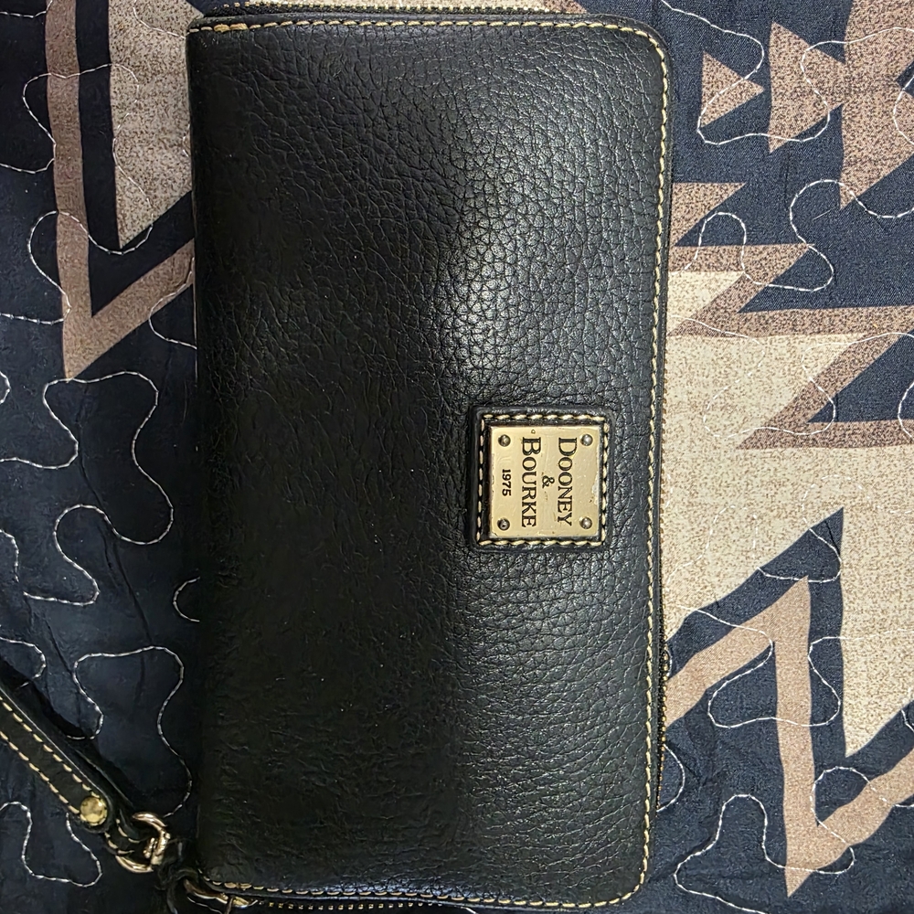 Dooney & Bourke Black Leather Zip Wallet